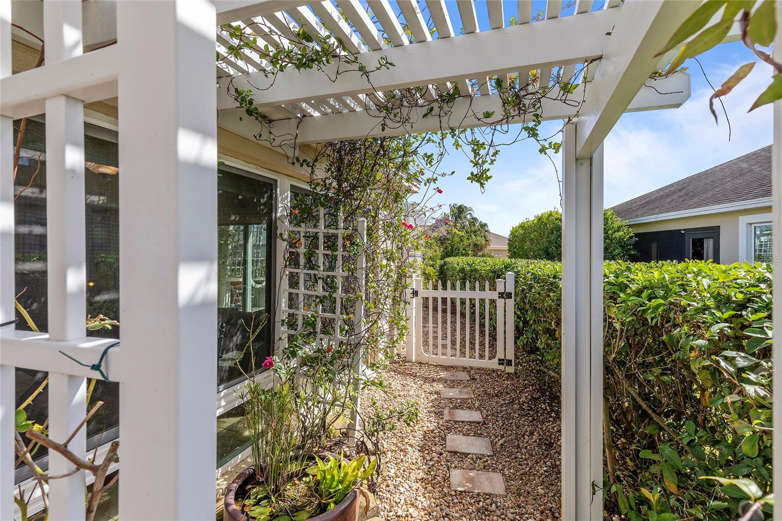 1102 DENICOLA DR