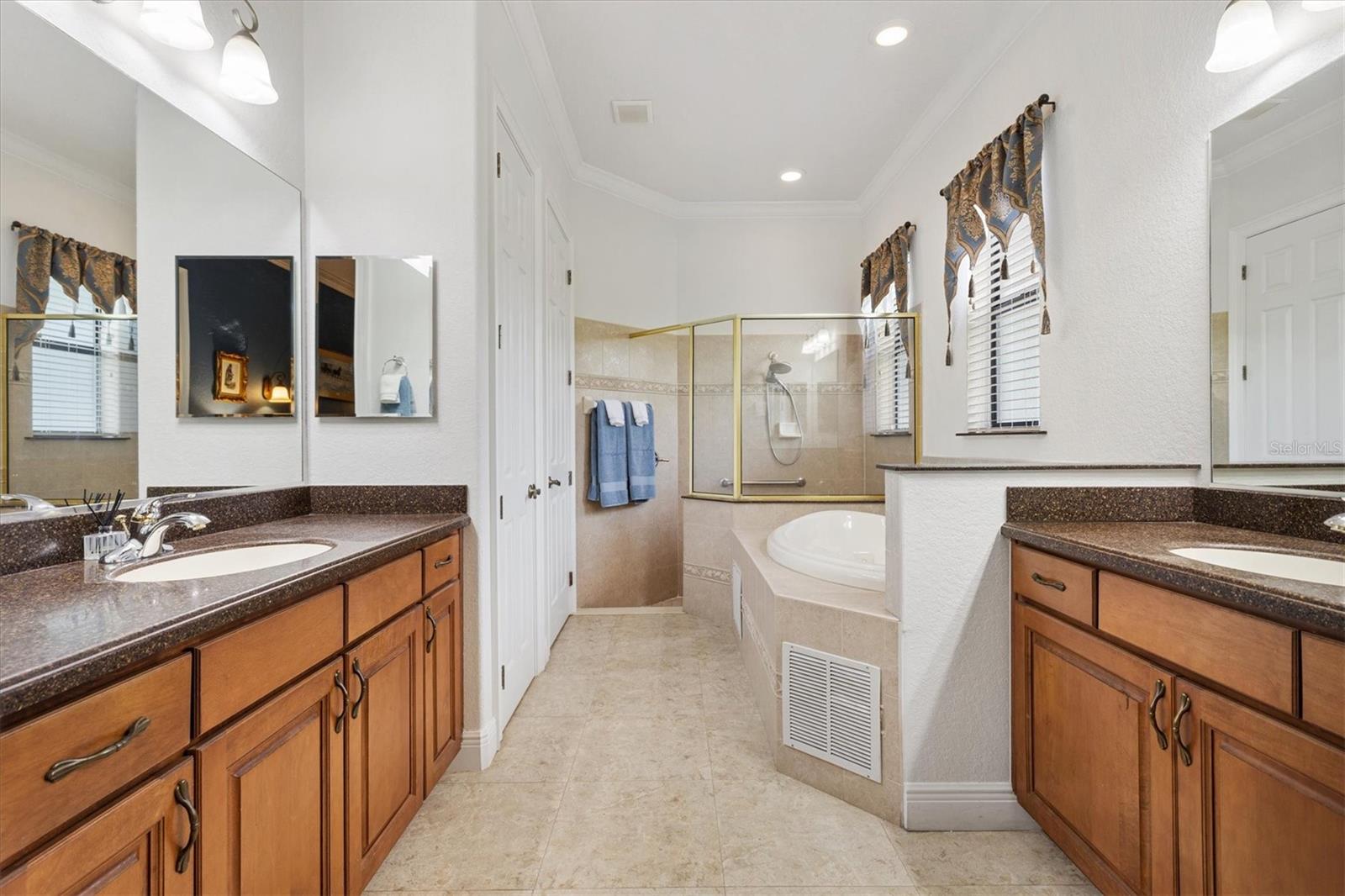 5233 FOUNTAIN WALK