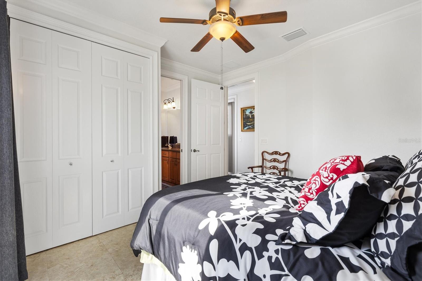 5233 FOUNTAIN WALK