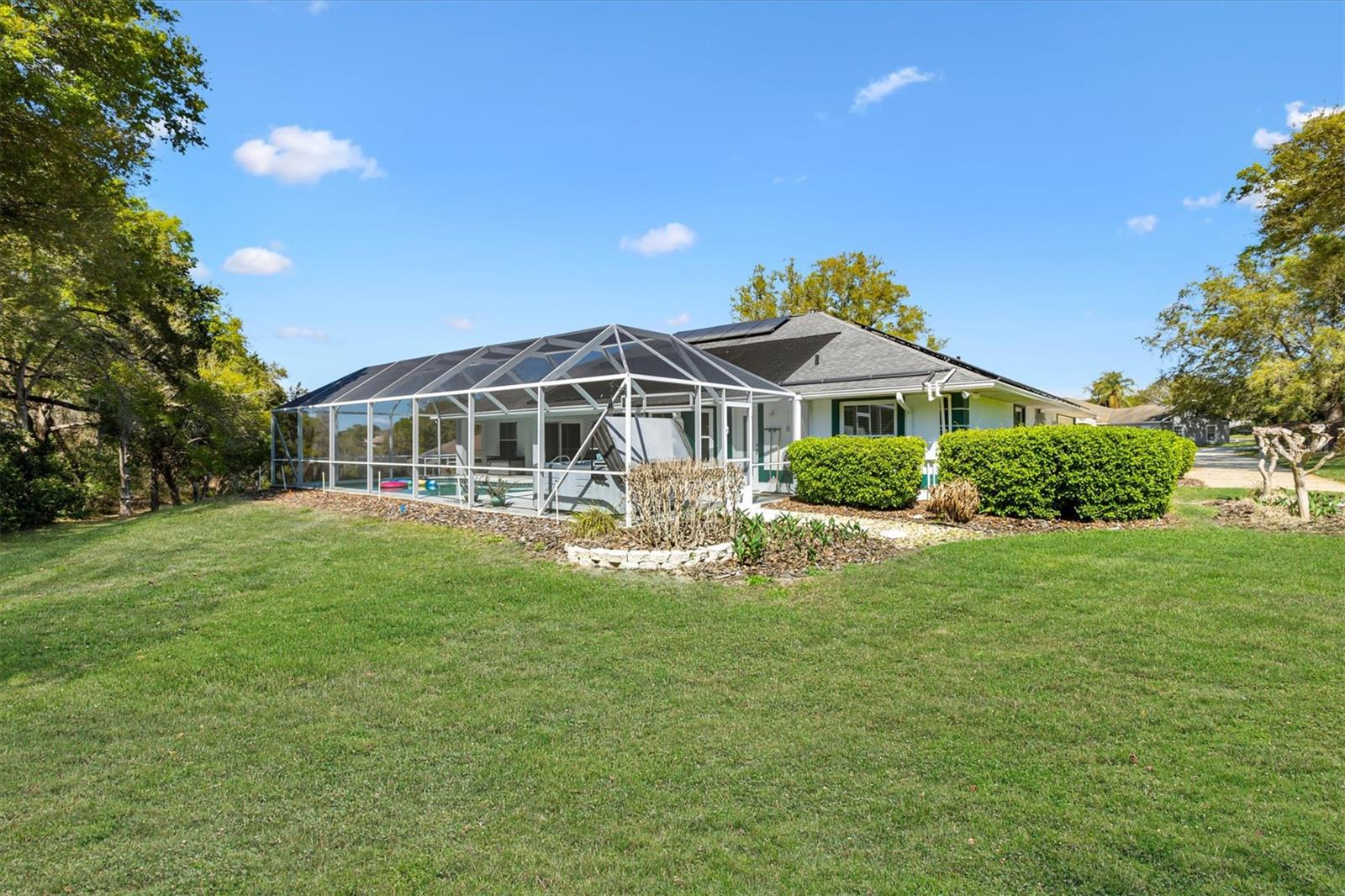 5312 GREENS DR