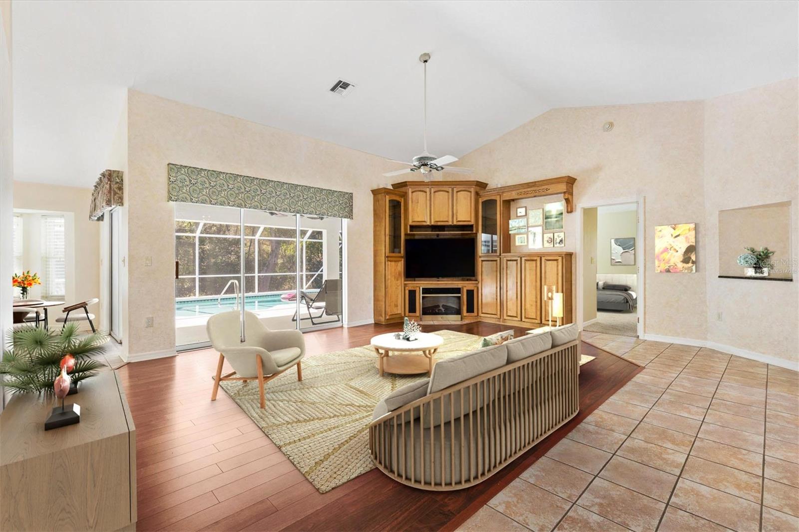 5312 GREENS DR