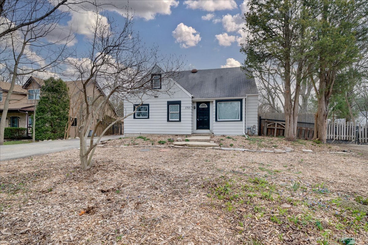 1703 Stoddard Avenue