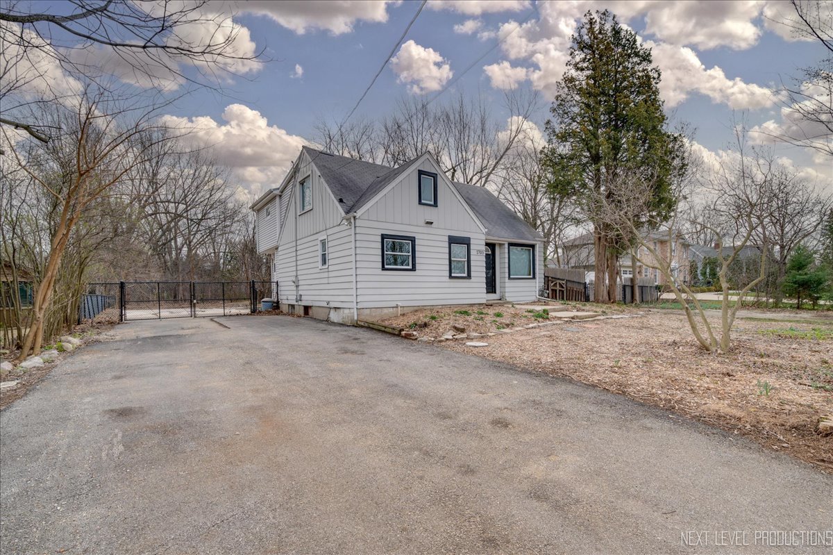 1703 Stoddard Avenue