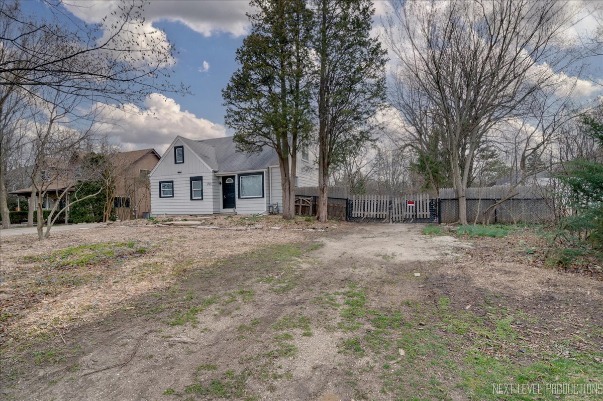 1703 Stoddard Avenue