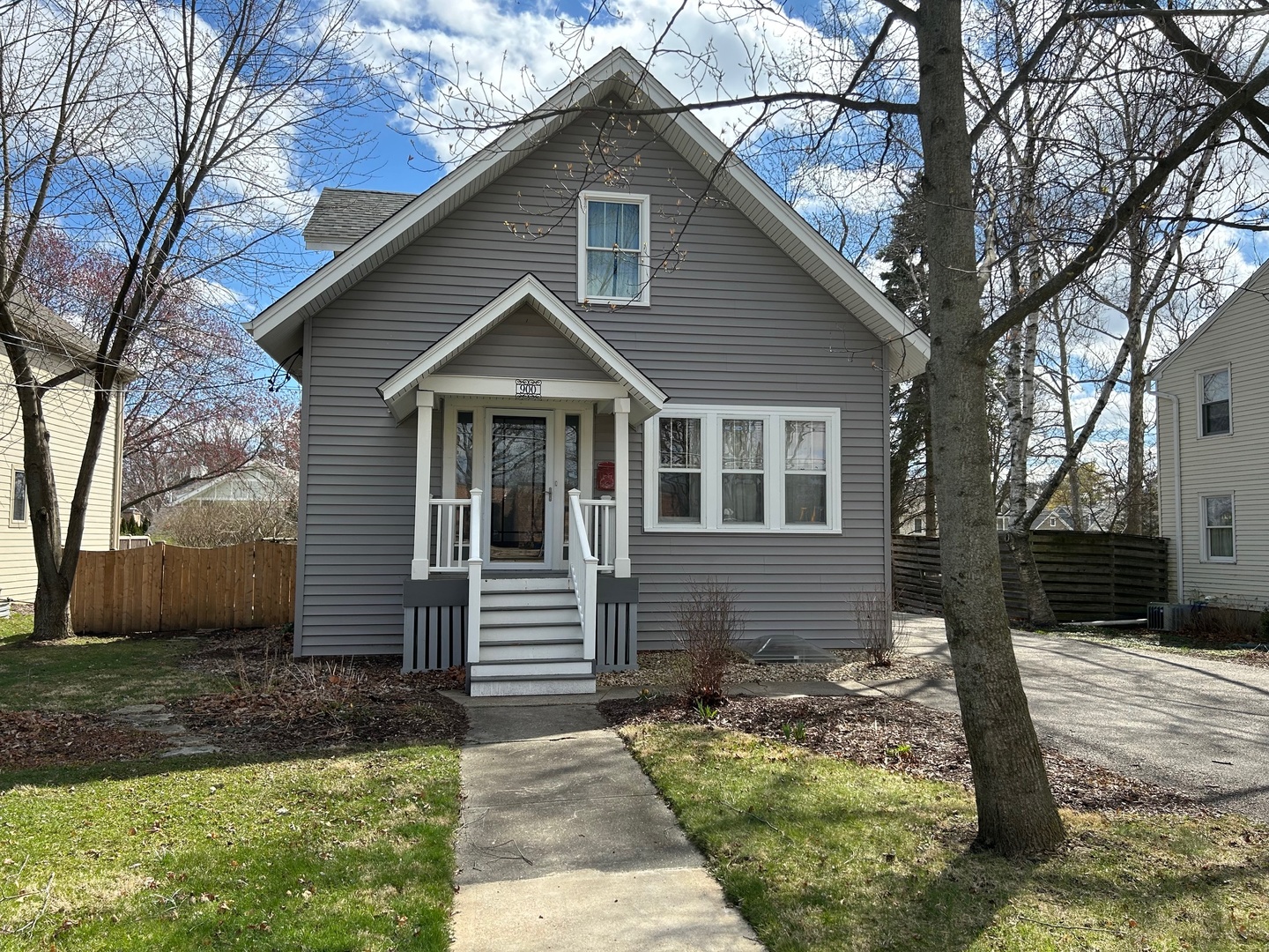 900 E Illinois Street