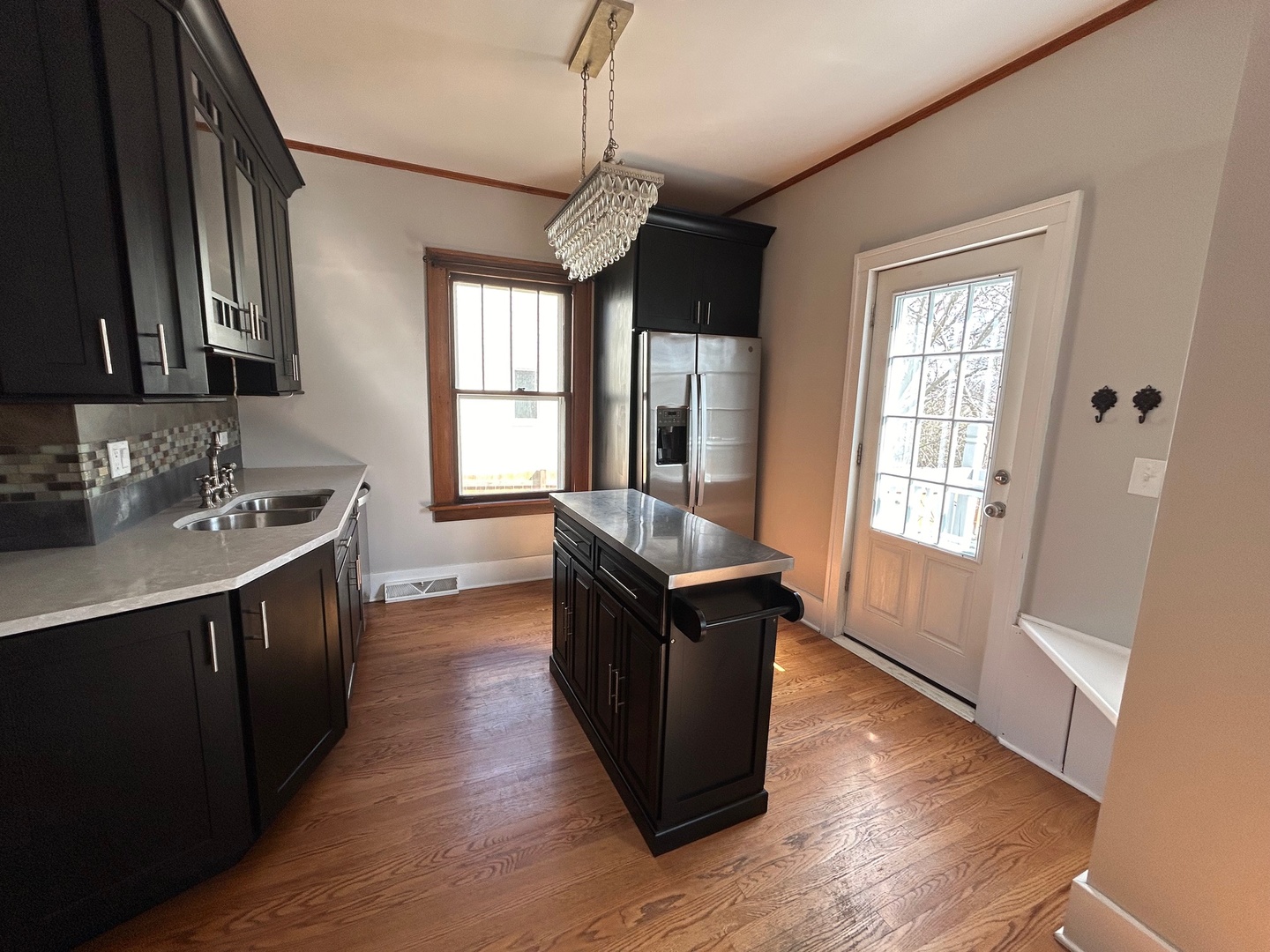 900 E Illinois Street