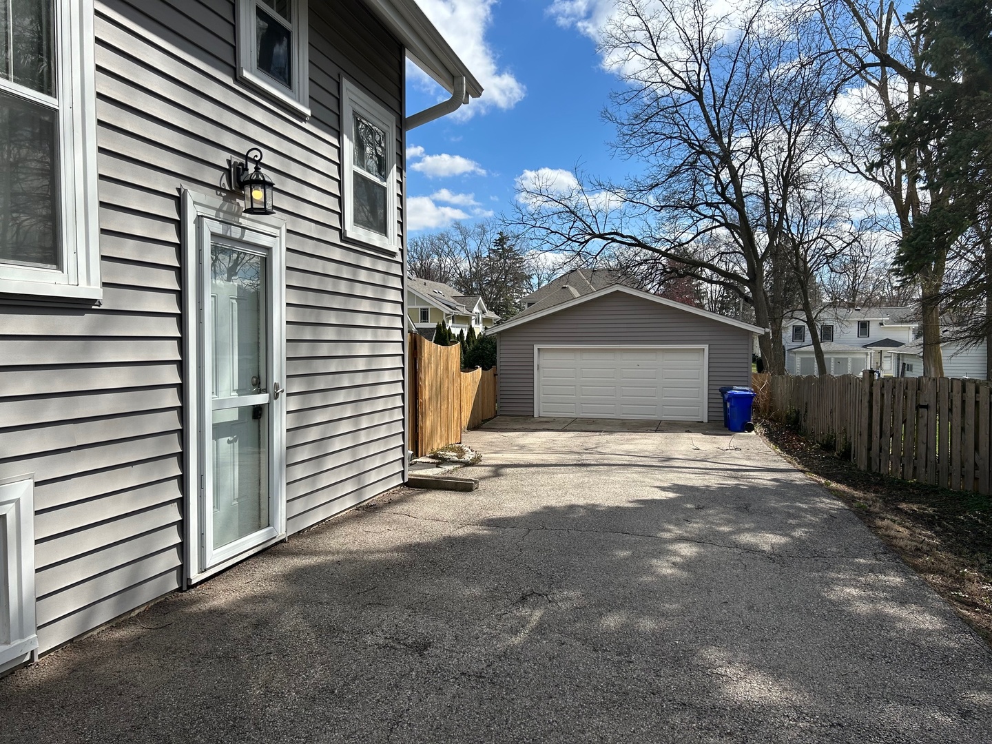 900 E Illinois Street