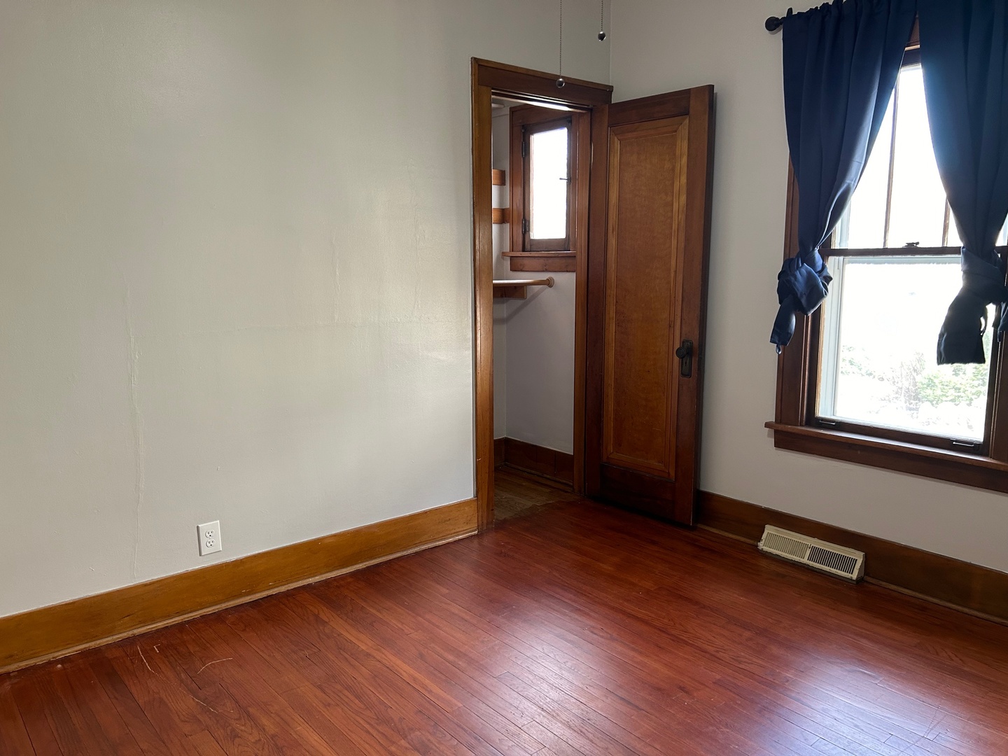 900 E Illinois Street