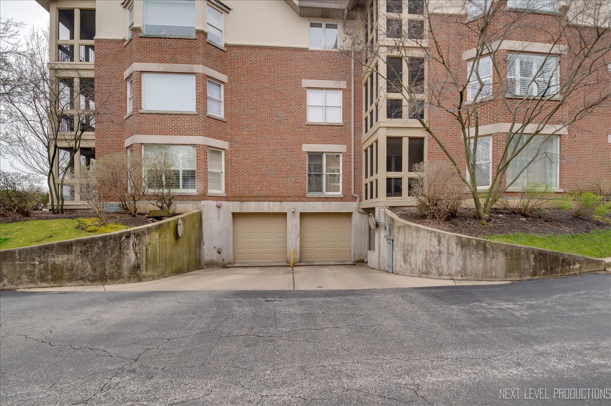 200 N River Lane Unit: 309