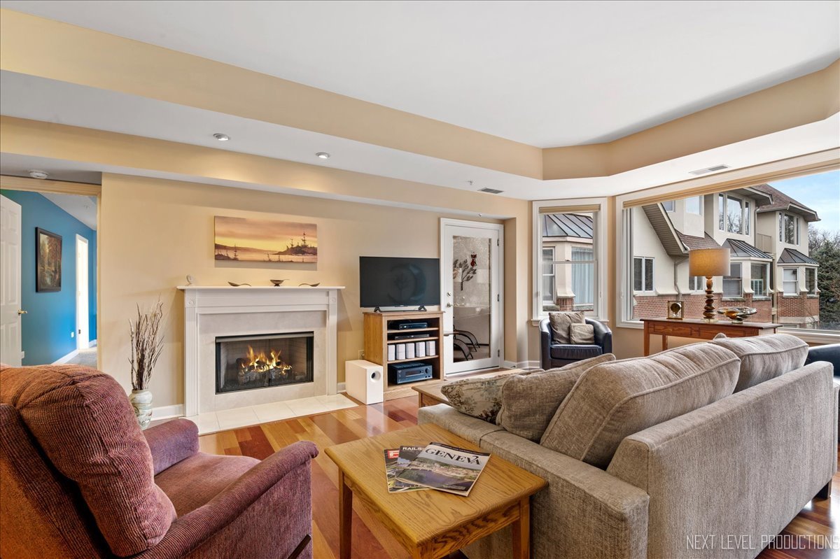 200 N River Lane Unit: 309