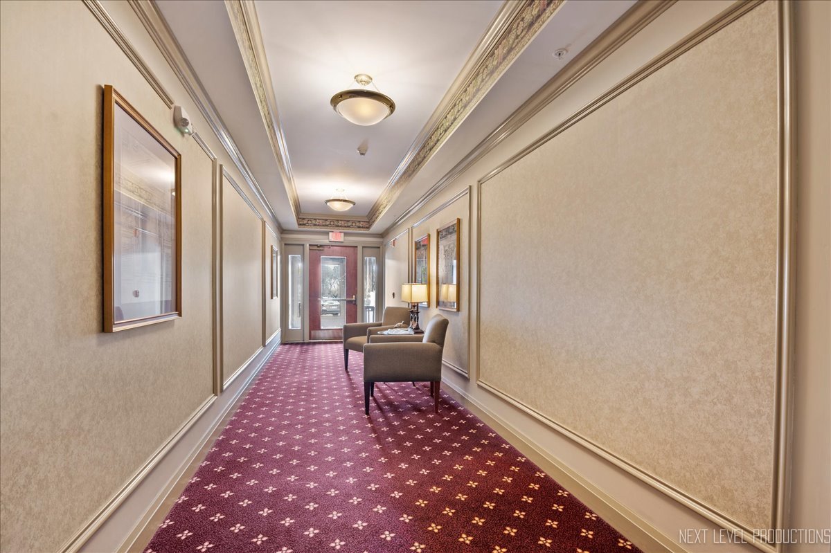 200 N River Lane Unit: 309