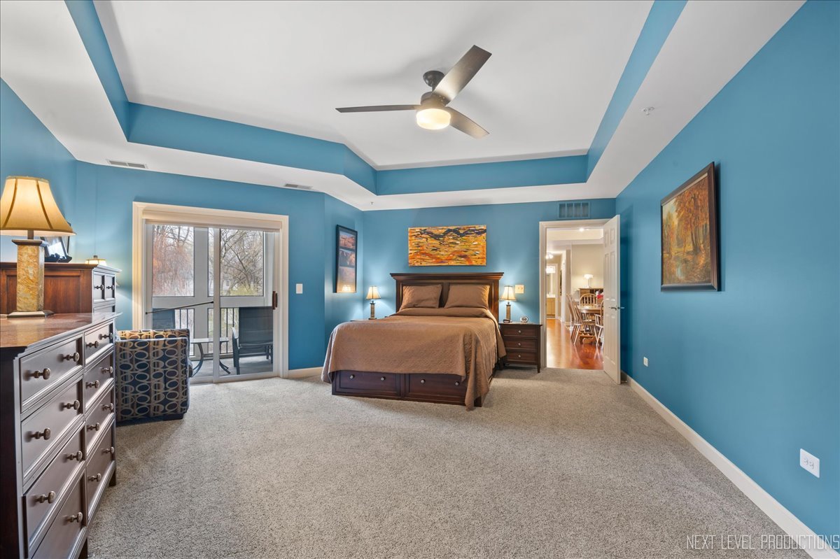 200 N River Lane Unit: 309