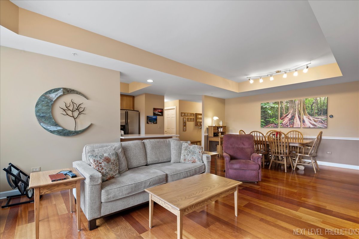 200 N River Lane Unit: 309