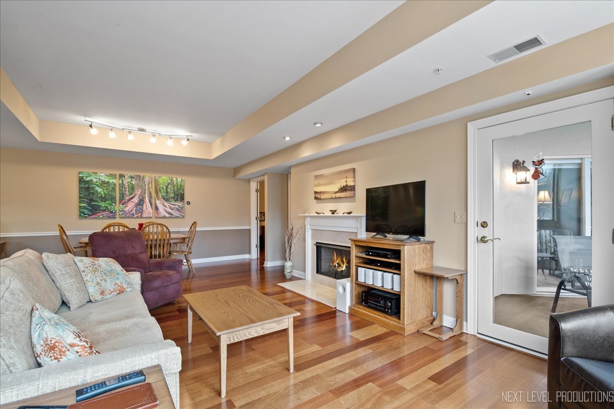 200 N River Lane Unit: 309