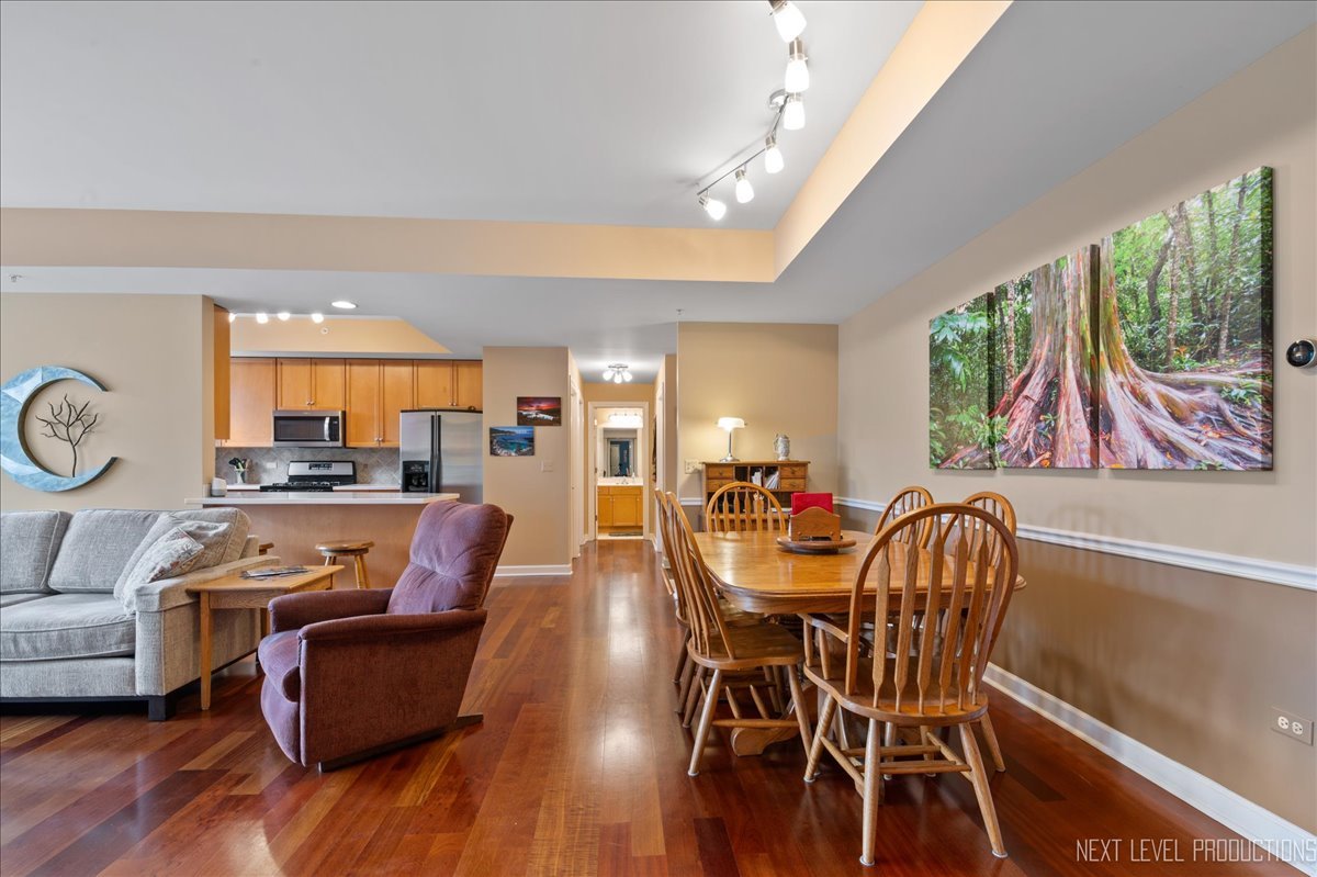 200 N River Lane Unit: 309