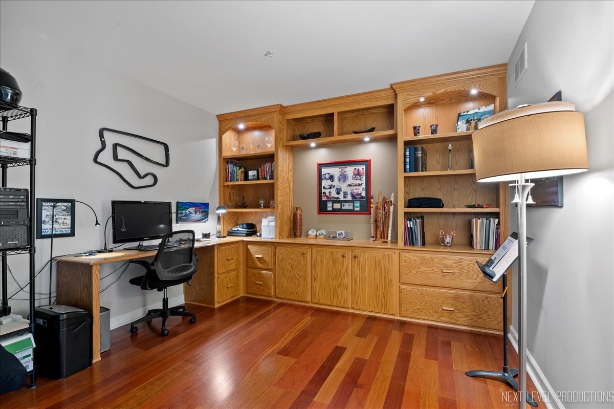 200 N River Lane Unit: 309