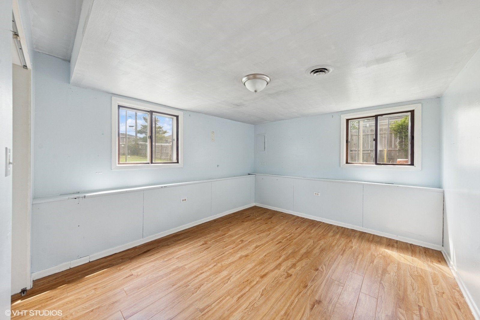 323 E Wilson Avenue