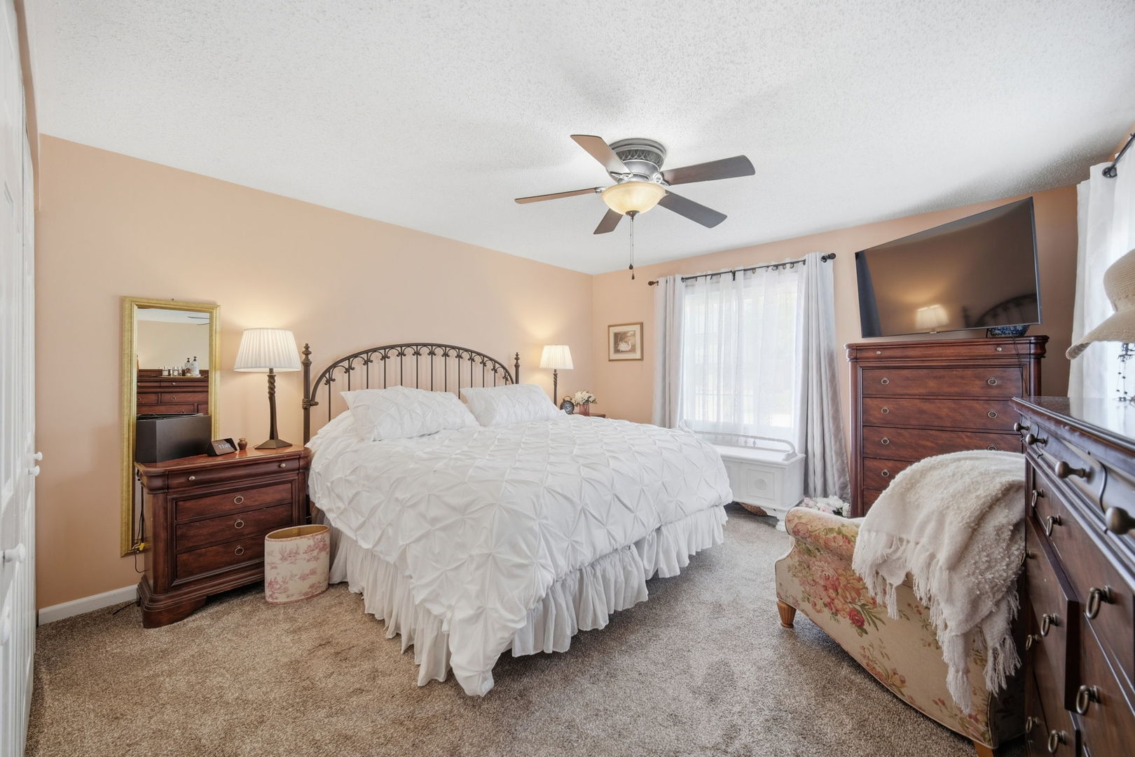 2S631 Angeline Court