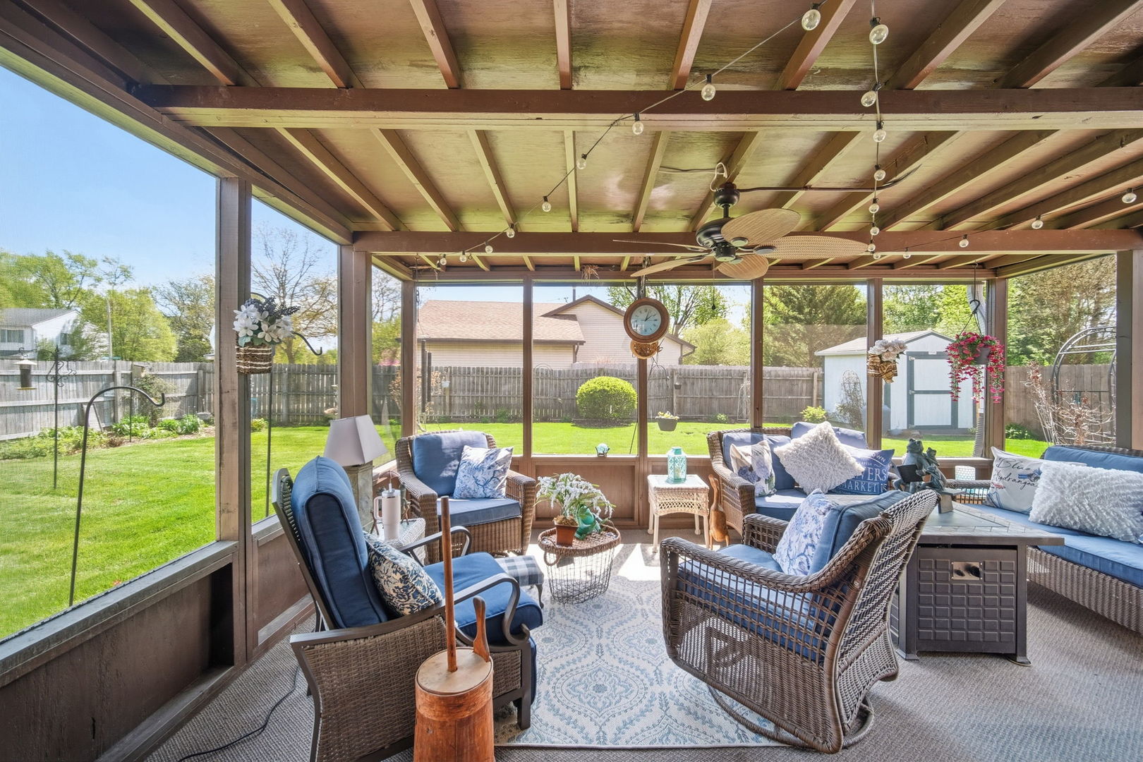 2S631 Angeline Court