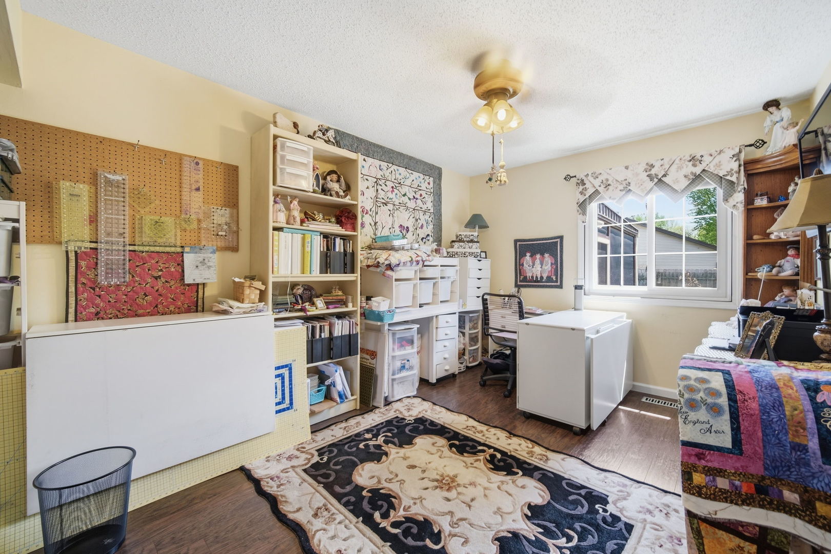 2S631 Angeline Court