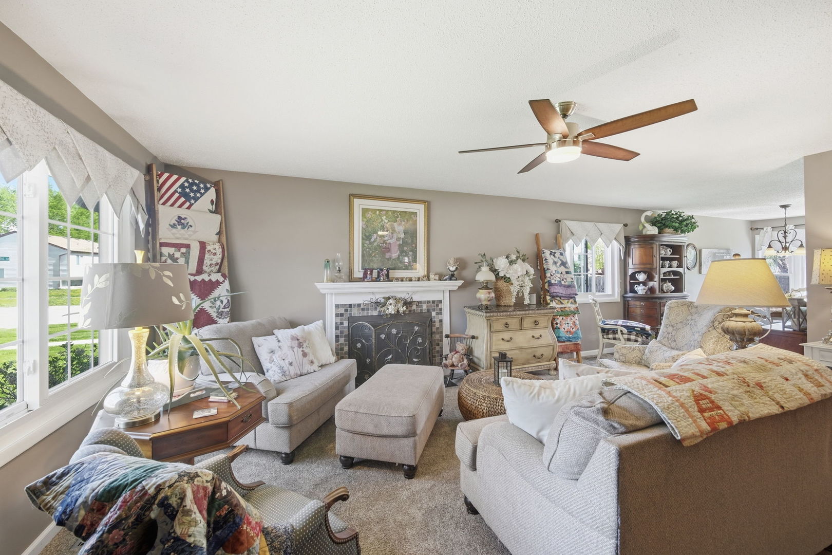 2S631 Angeline Court