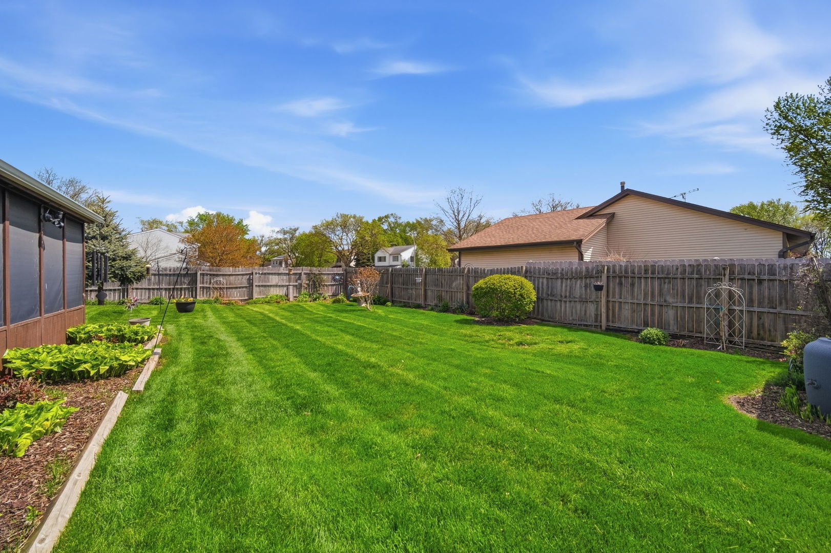 2S631 Angeline Court