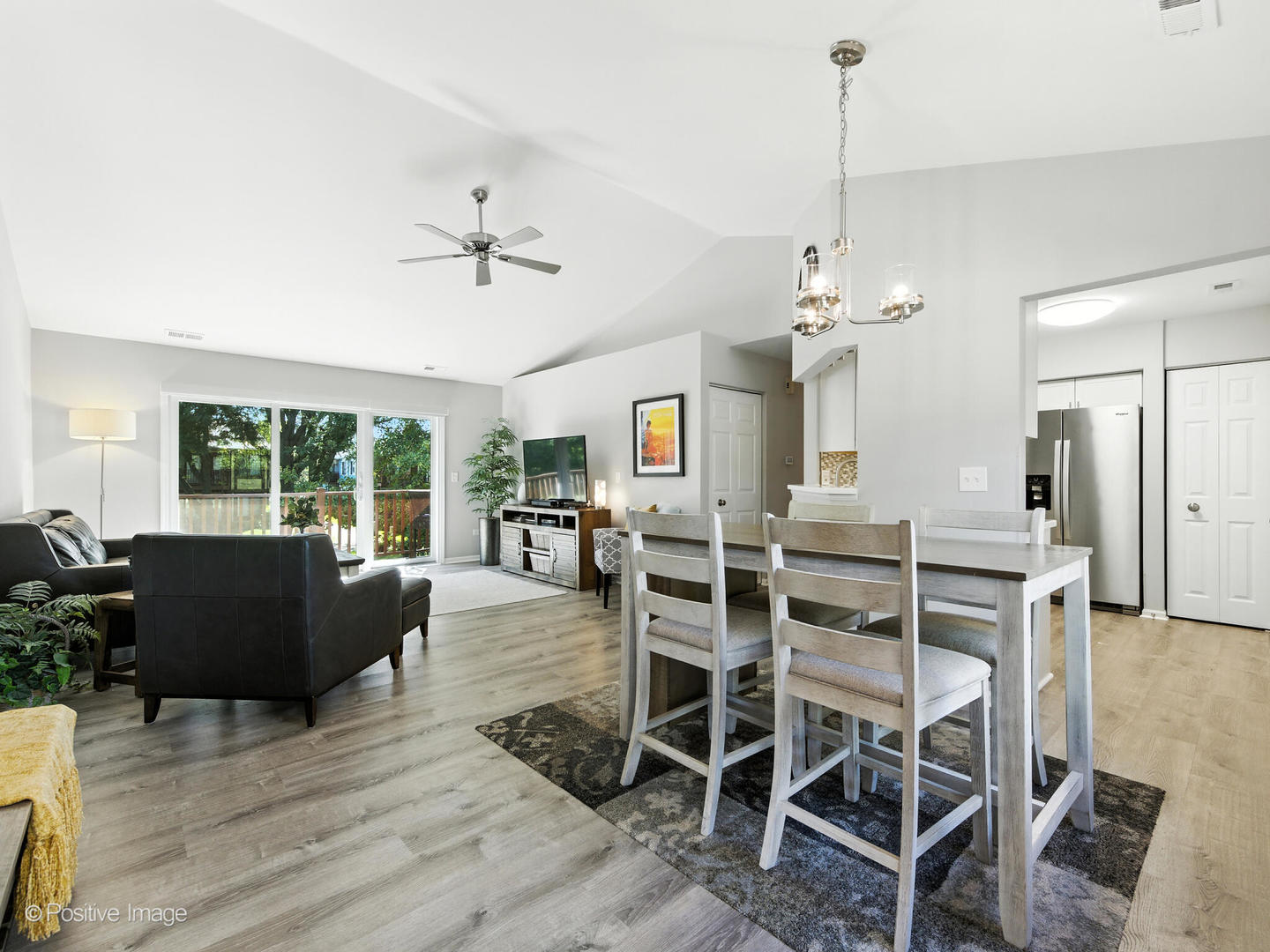 383 Sandhurst Circle Unit: 4