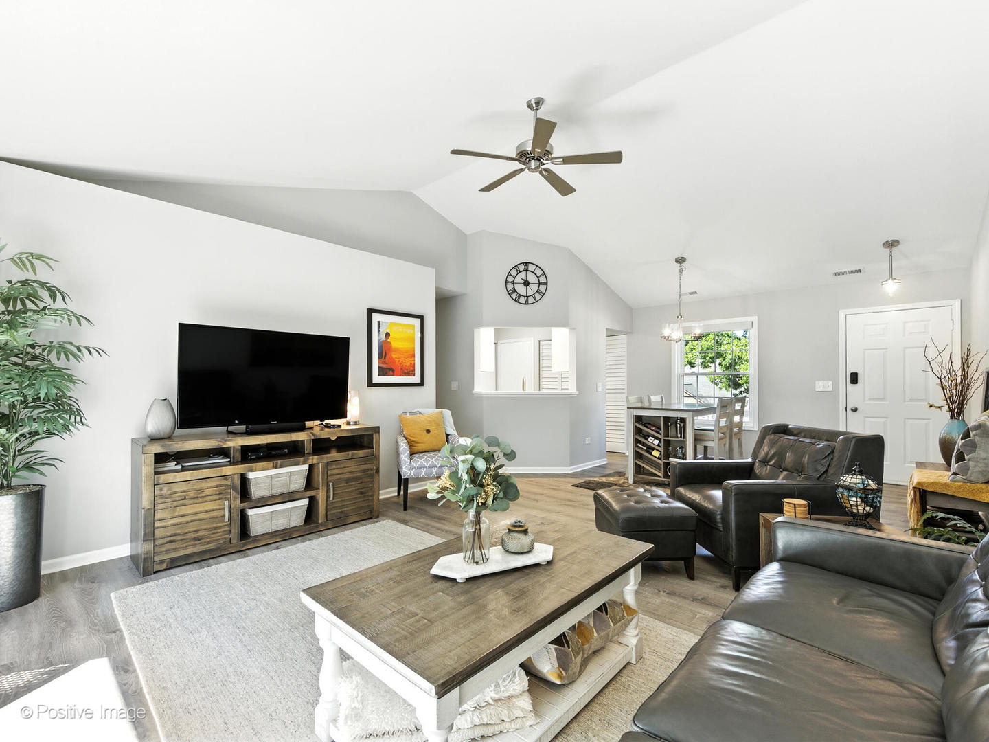 383 Sandhurst Circle Unit: 4