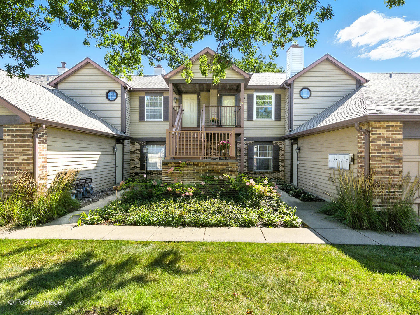 383 Sandhurst Circle Unit: 4