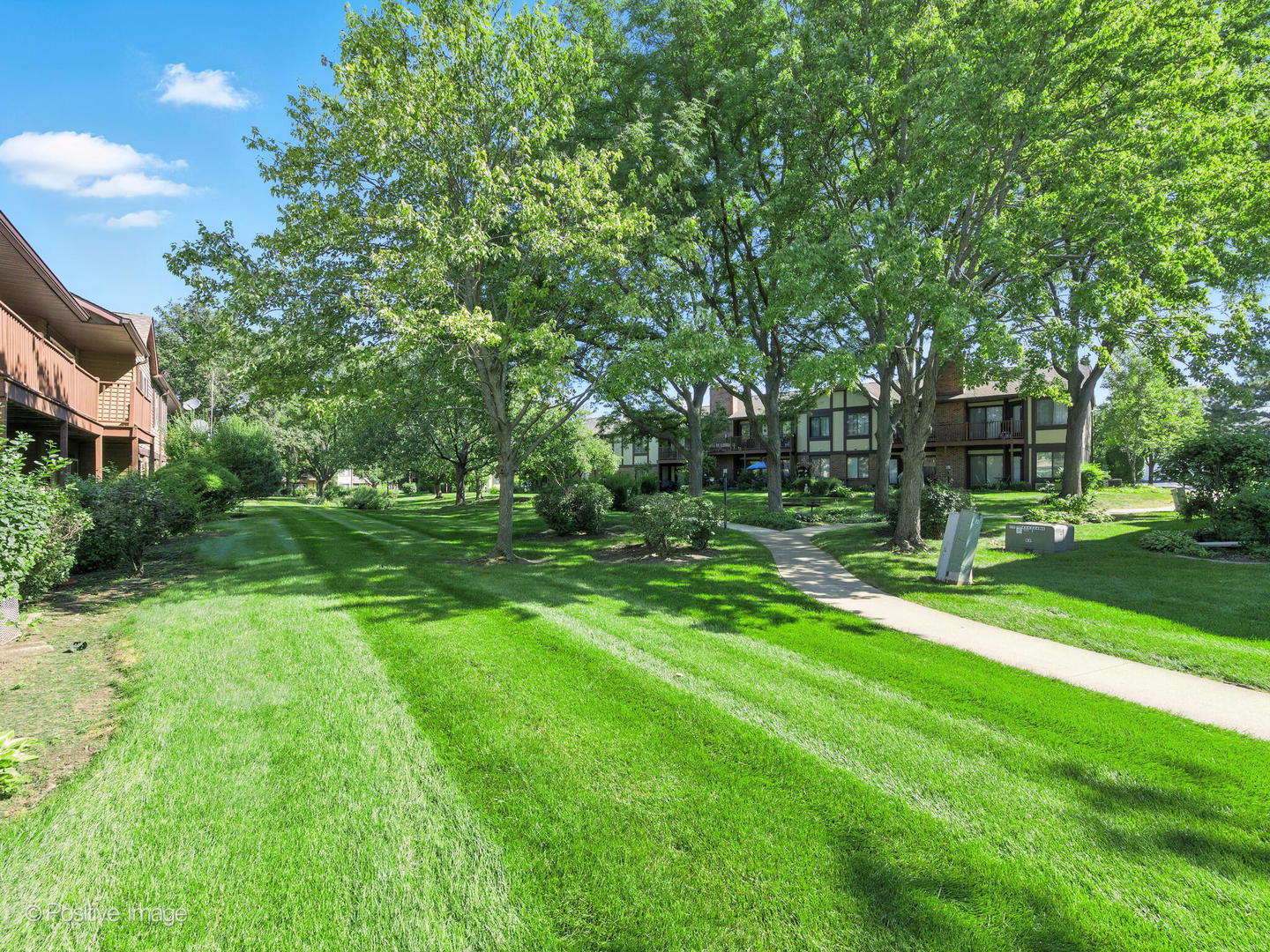 383 Sandhurst Circle Unit: 4