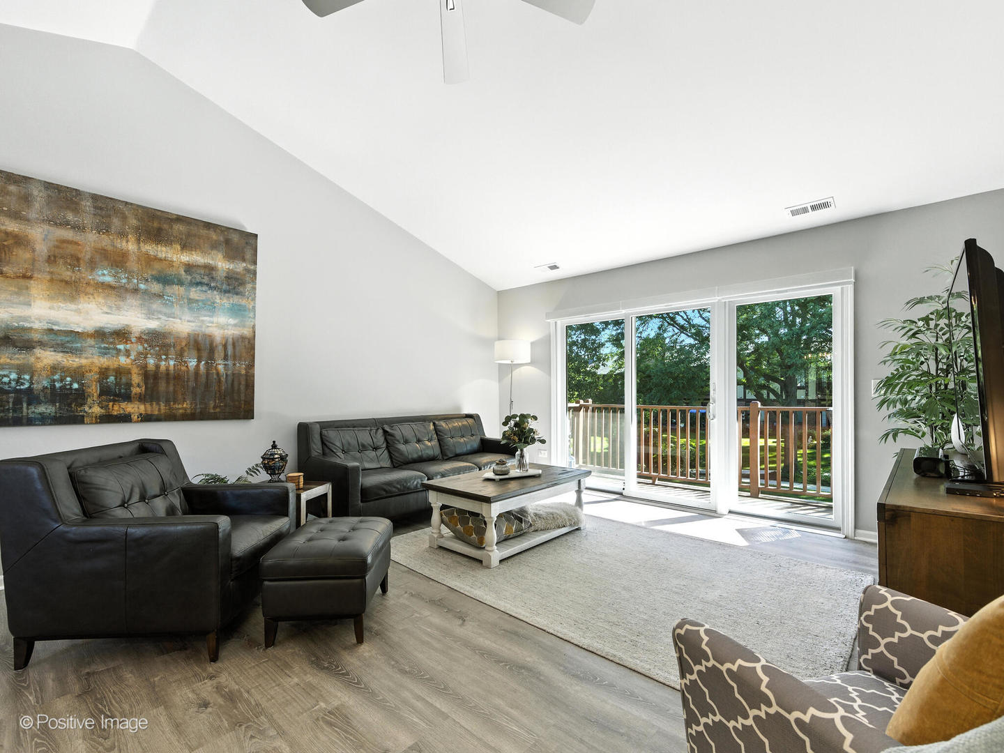 383 Sandhurst Circle Unit: 4