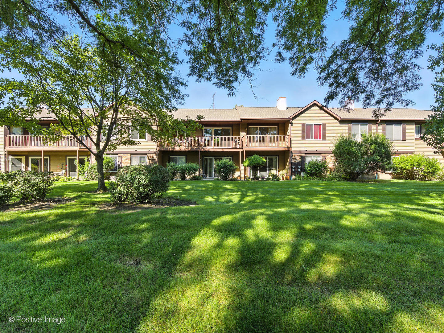 383 Sandhurst Circle Unit: 4