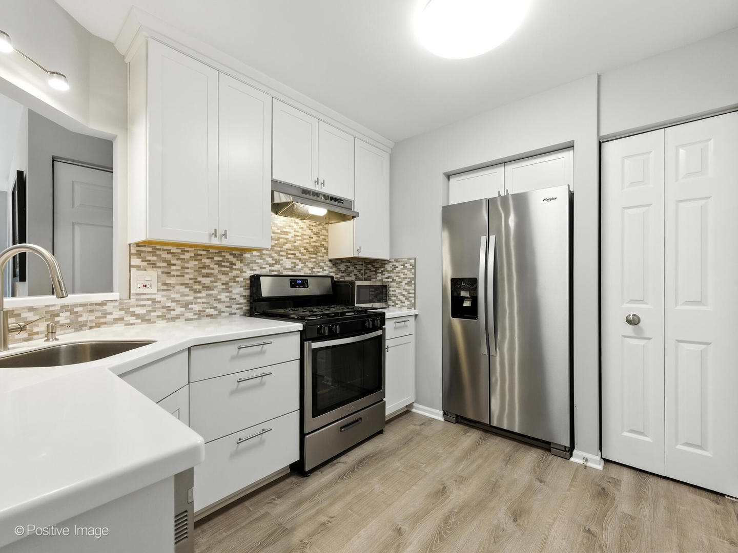 383 Sandhurst Circle Unit: 4