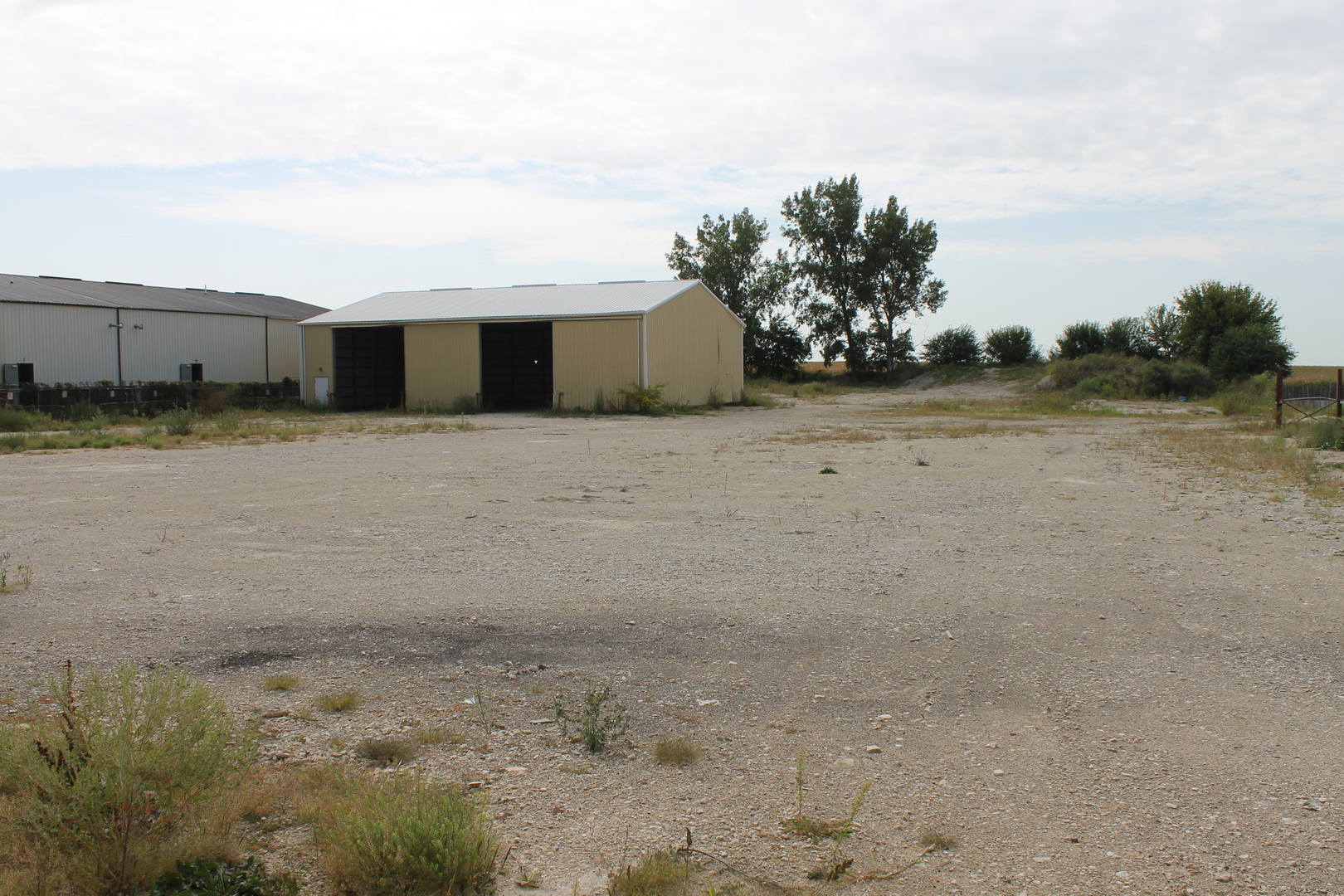 320 W Lincoln Highway