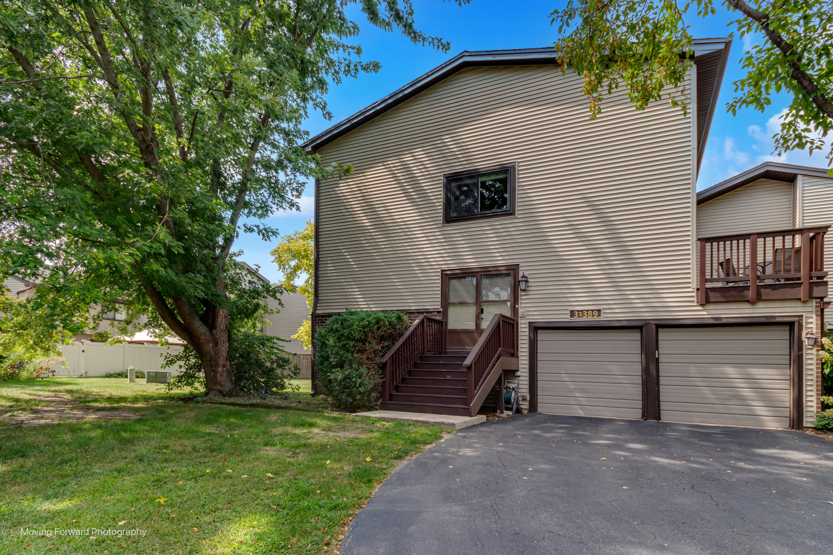 3S389 Chestnut Court