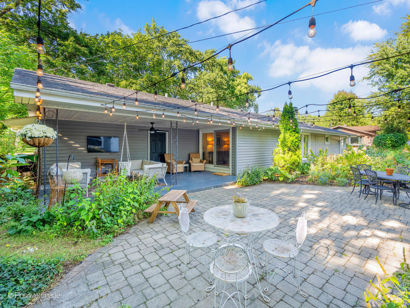 26W537 Barnes Avenue