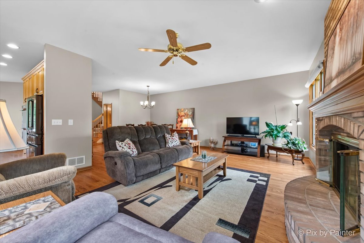 26W036 Klein Creek Drive