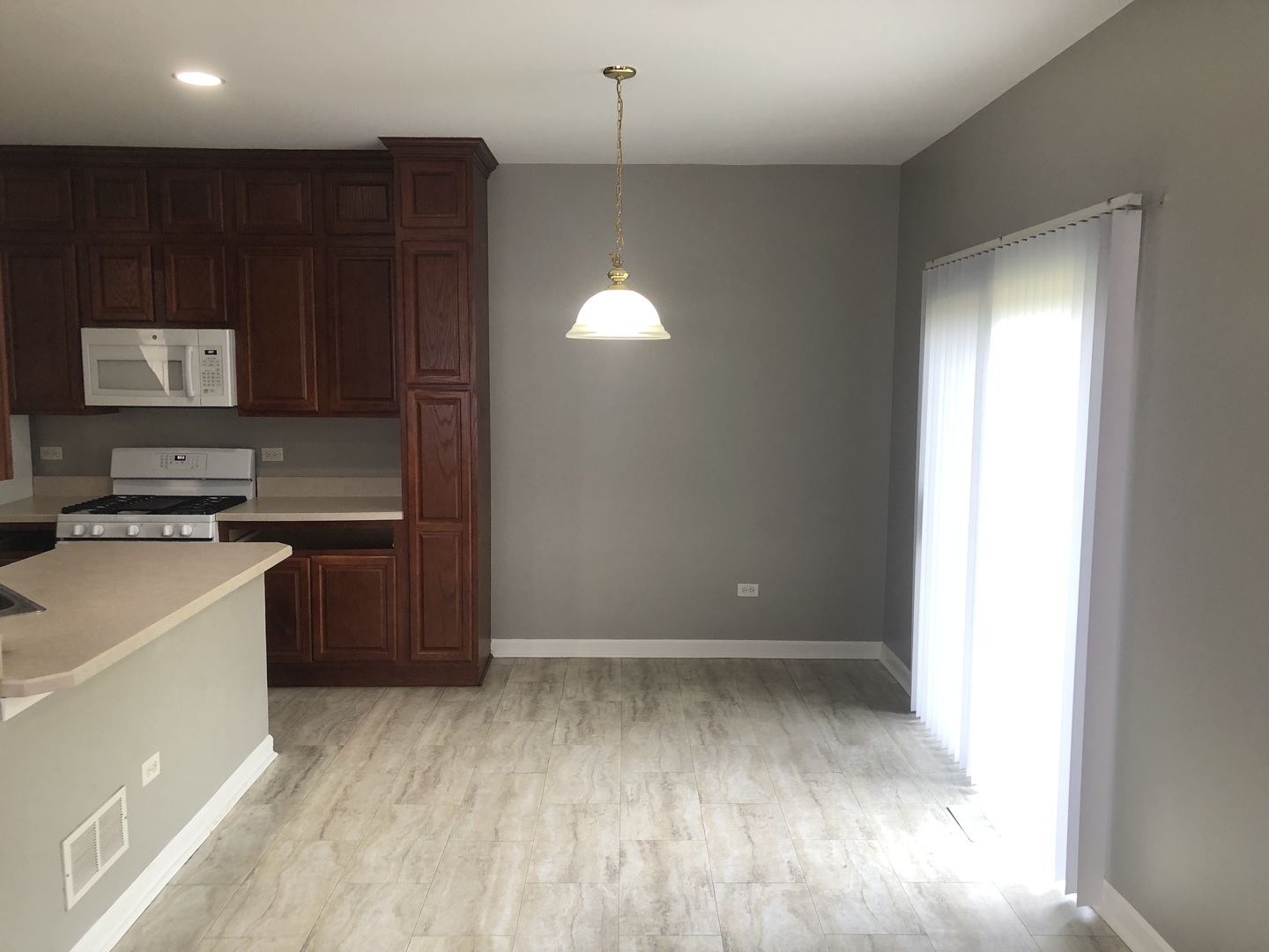 671 N Fieldcrest Drive Unit: B