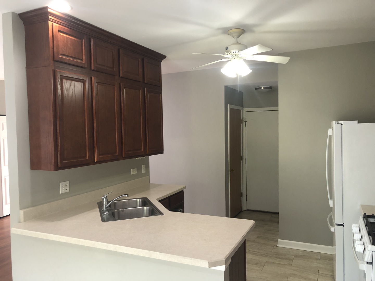 671 N Fieldcrest Drive Unit: B