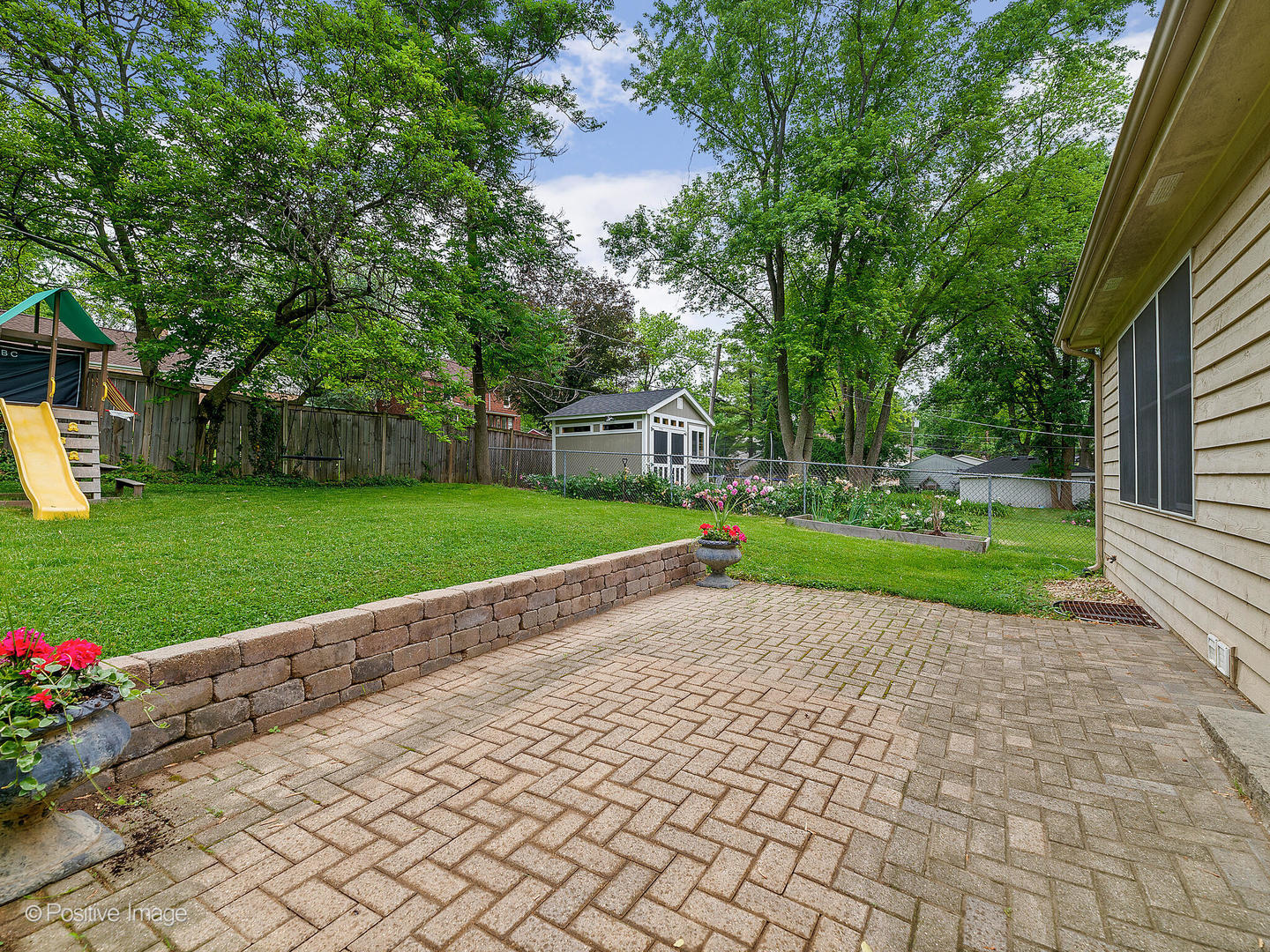 700 N Summit Street