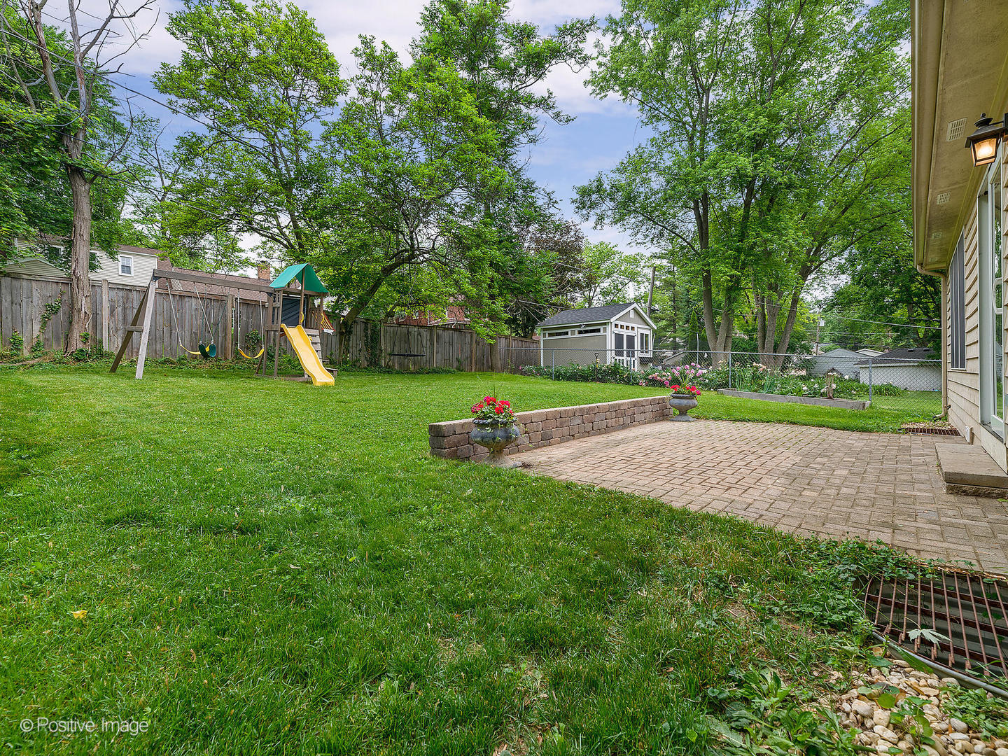 700 N Summit Street