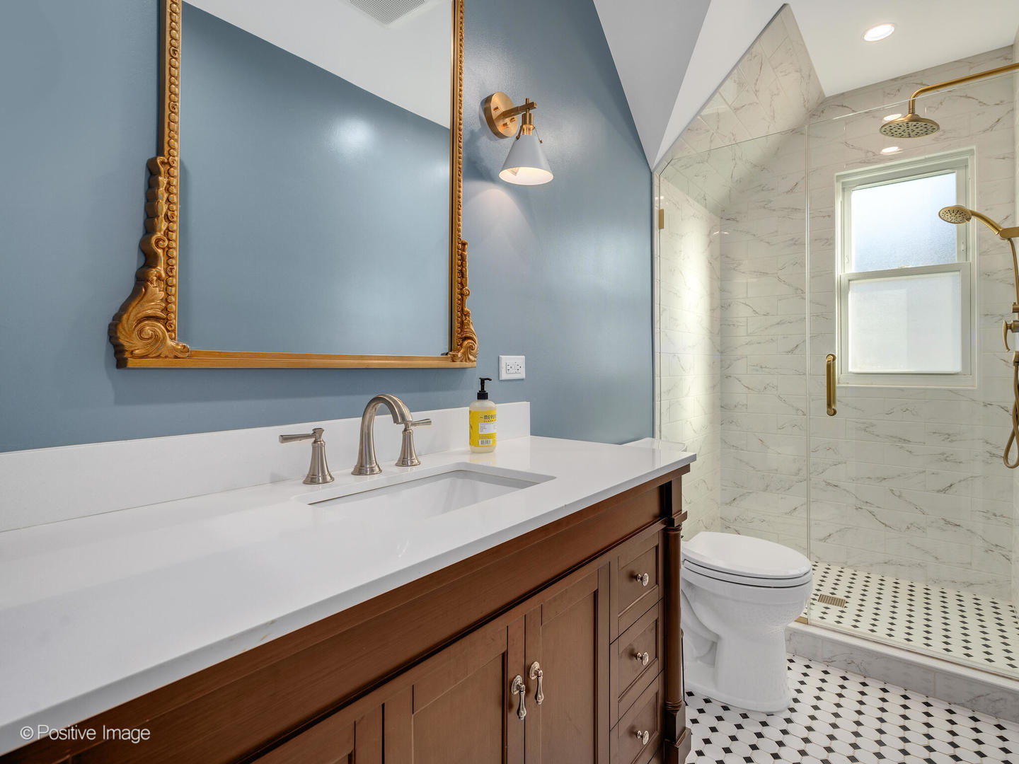 126 N Ellis Avenue N