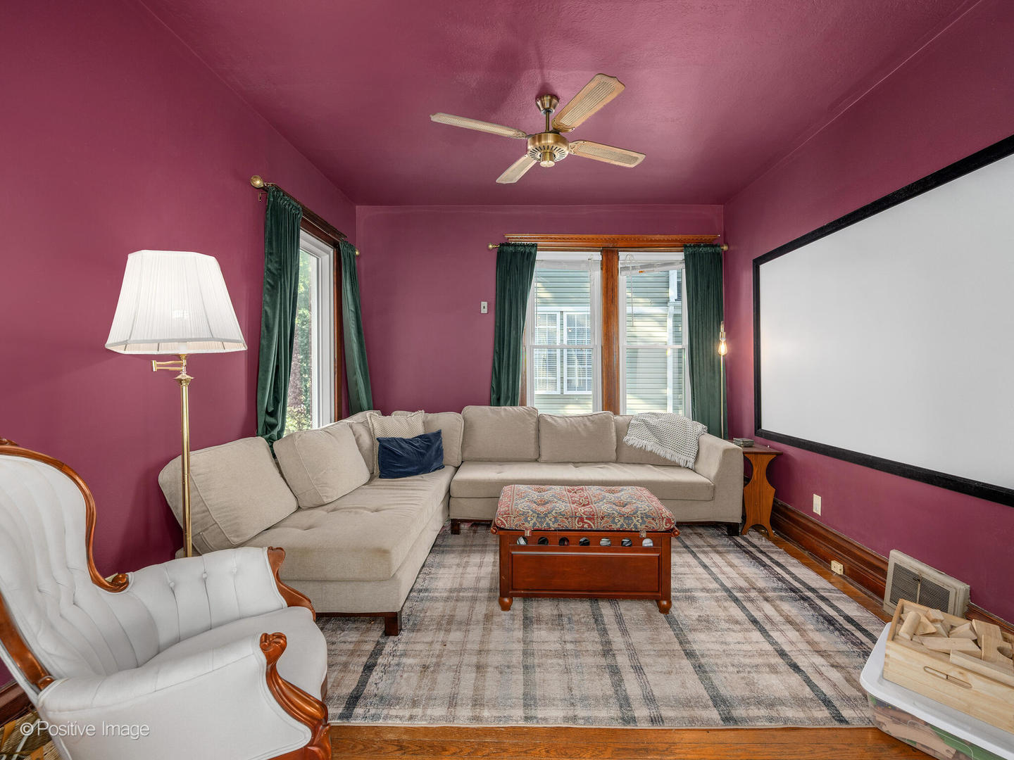 126 N Ellis Avenue N