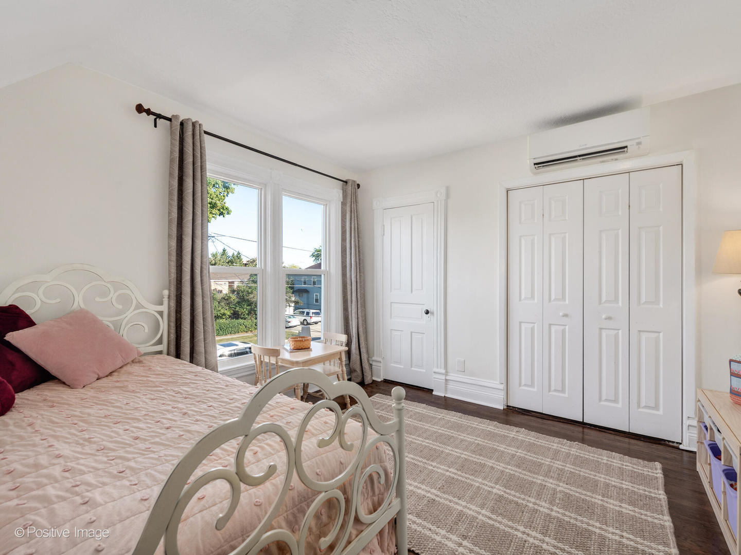 126 N Ellis Avenue N