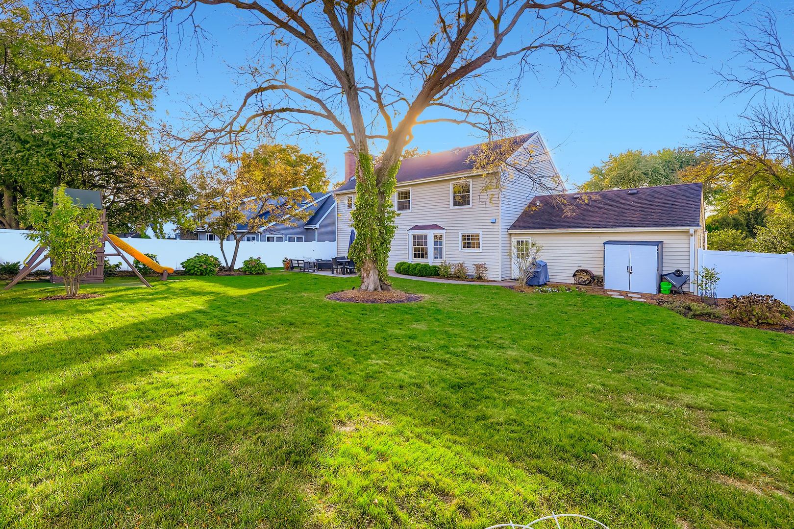 2S481 White Birch Lane