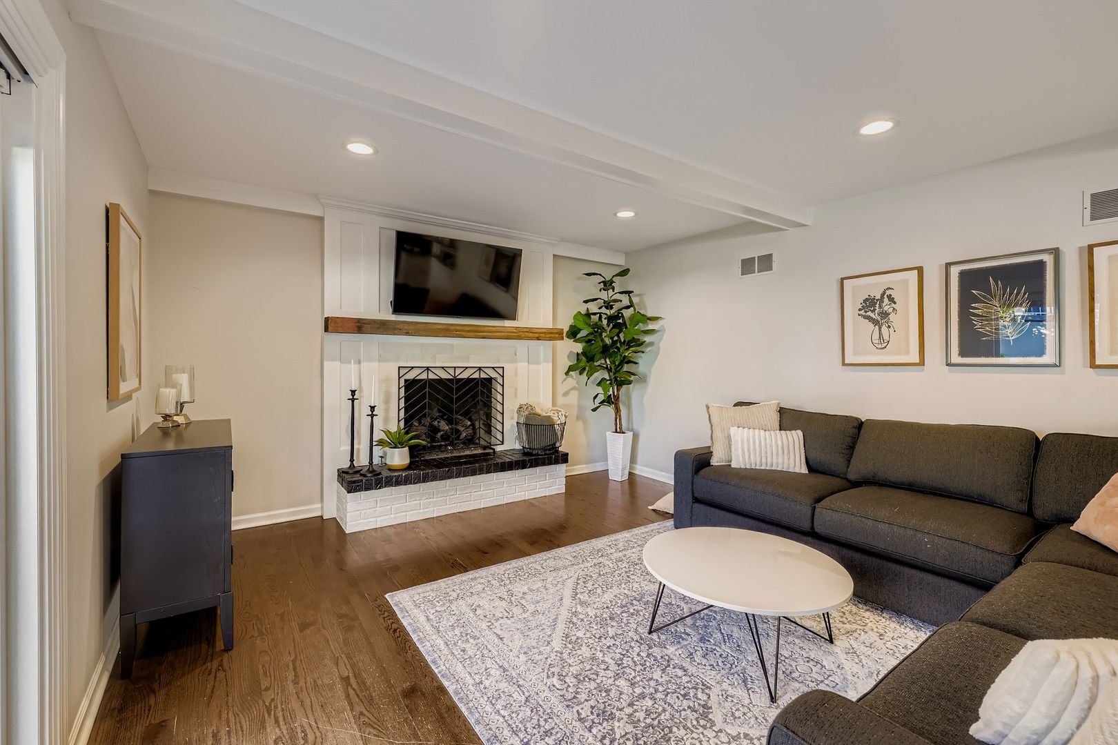 2S481 White Birch Lane