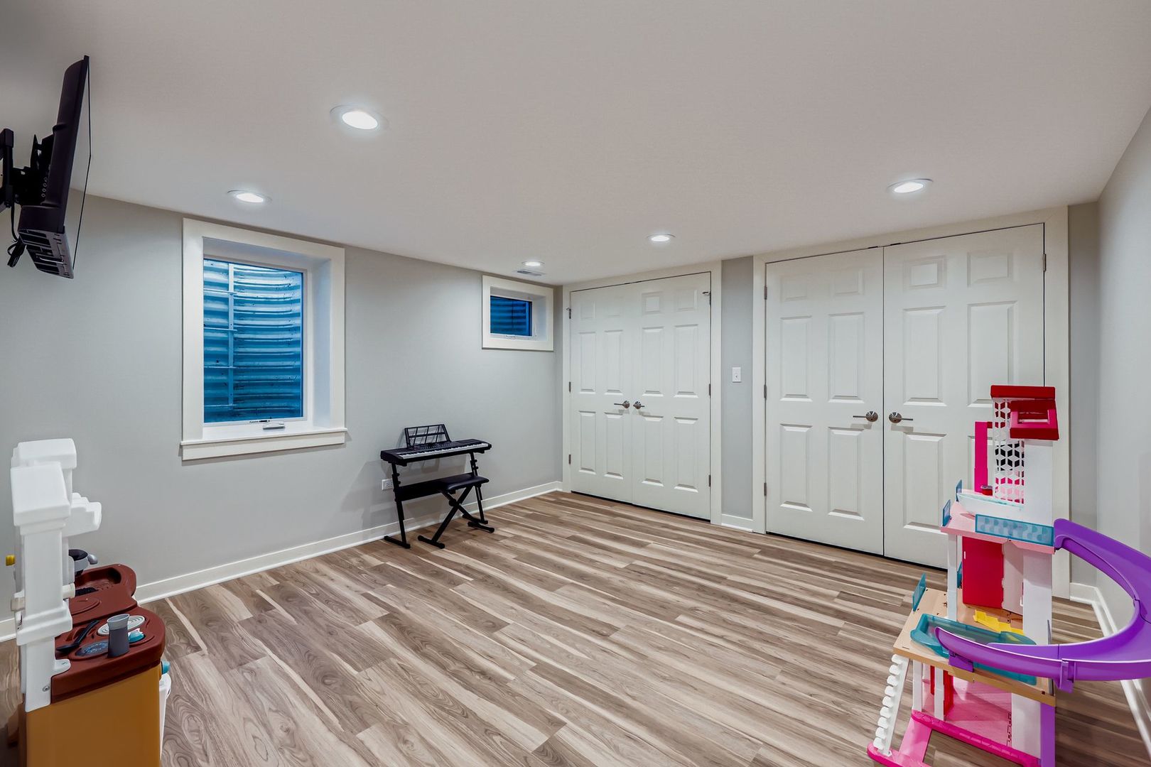 2S481 White Birch Lane