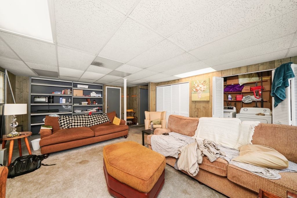 304 Sutherland Lane
