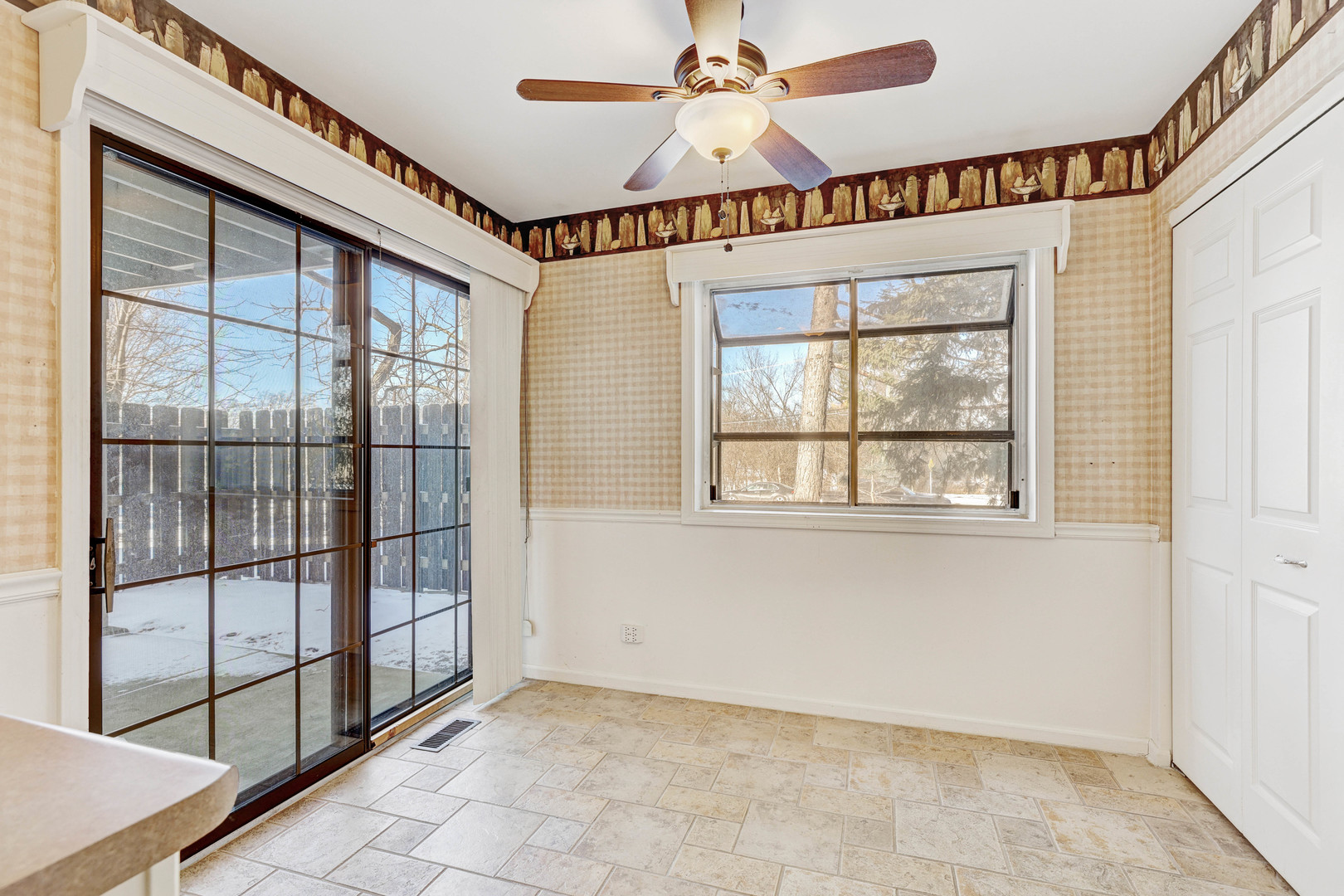 1675 Grosvenor Circle Unit: A