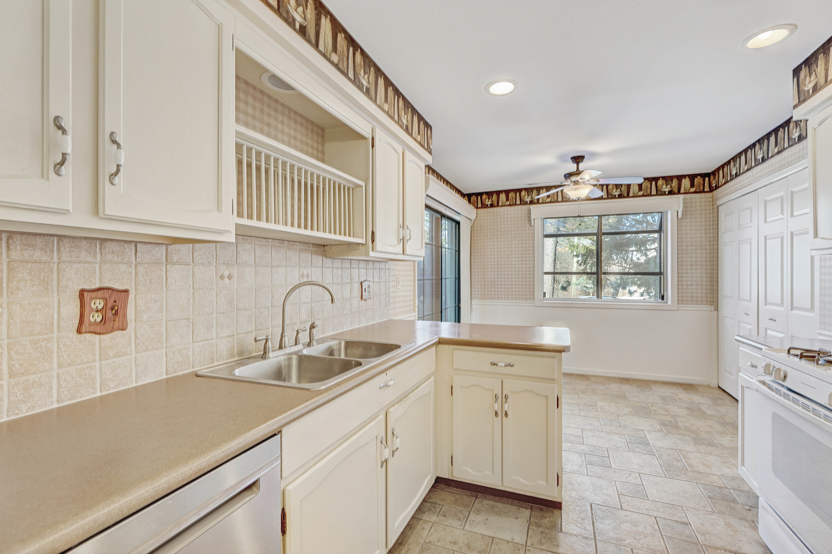 1675 Grosvenor Circle Unit: A